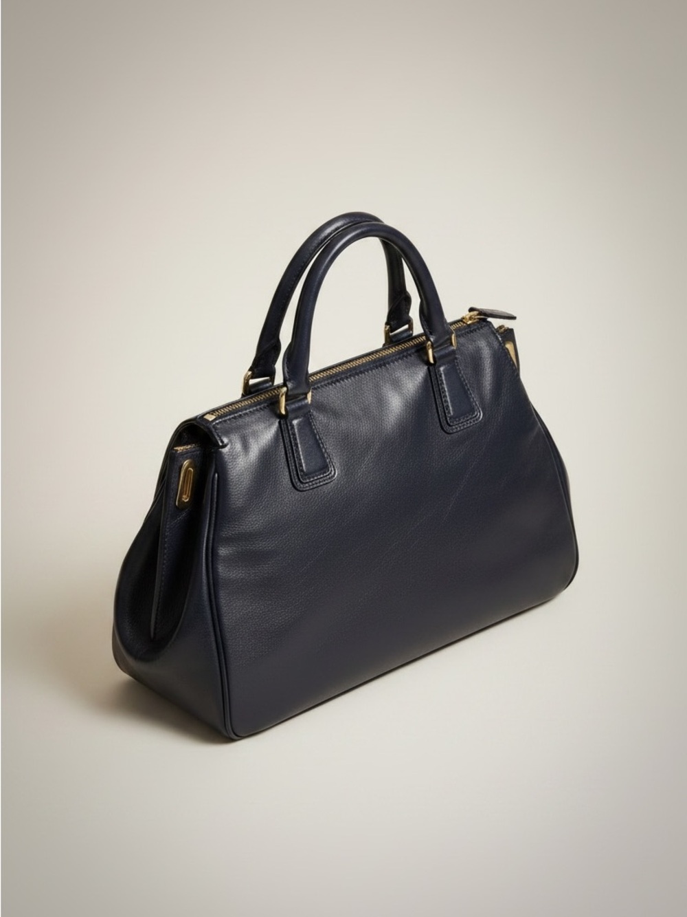 💙 Gianfranco Ferre Navy Leather Satchel Made Italy Gold Hardware - Picture 4 of 17